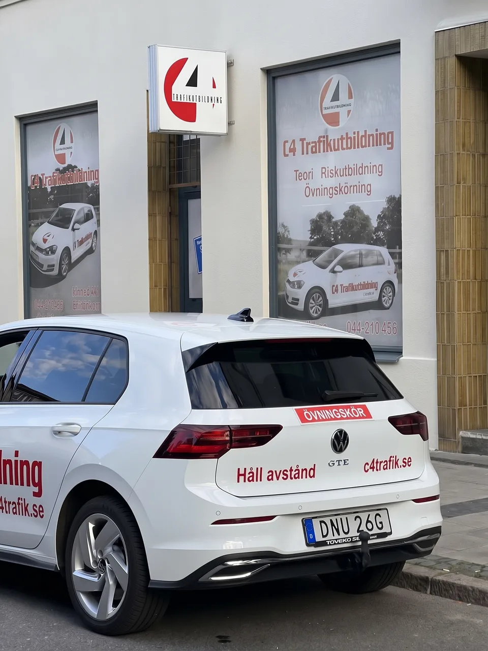 Övningsbil på en gata i Kristianstad